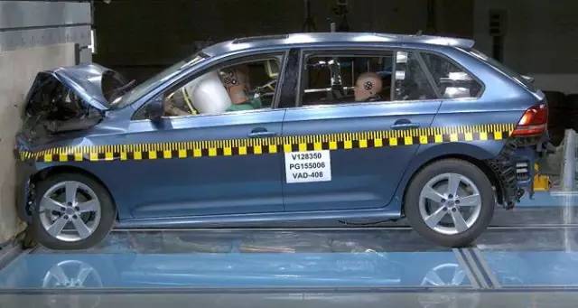 汽車碰撞測試