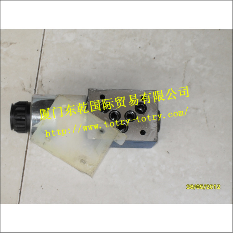  力士乐阀4WE10C33 CG24N9K4